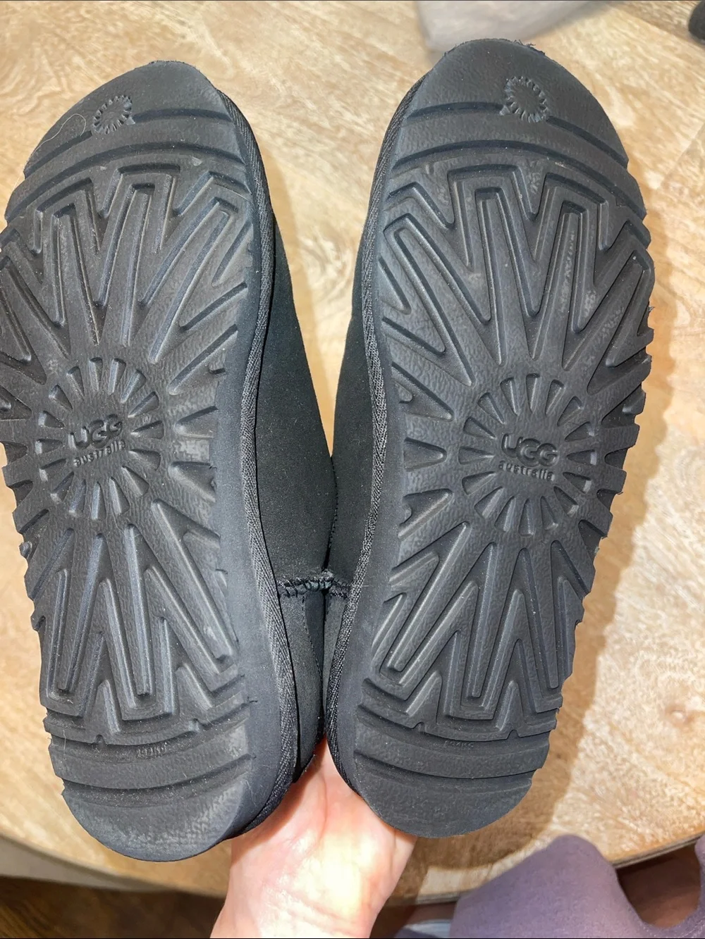 UGG Classic Tall II (Big Kid) Size 4 Black EUC!